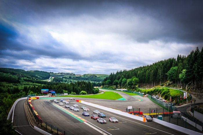 van der Ende et Briché lauréats de débats très animés à Spa-Francorchamps