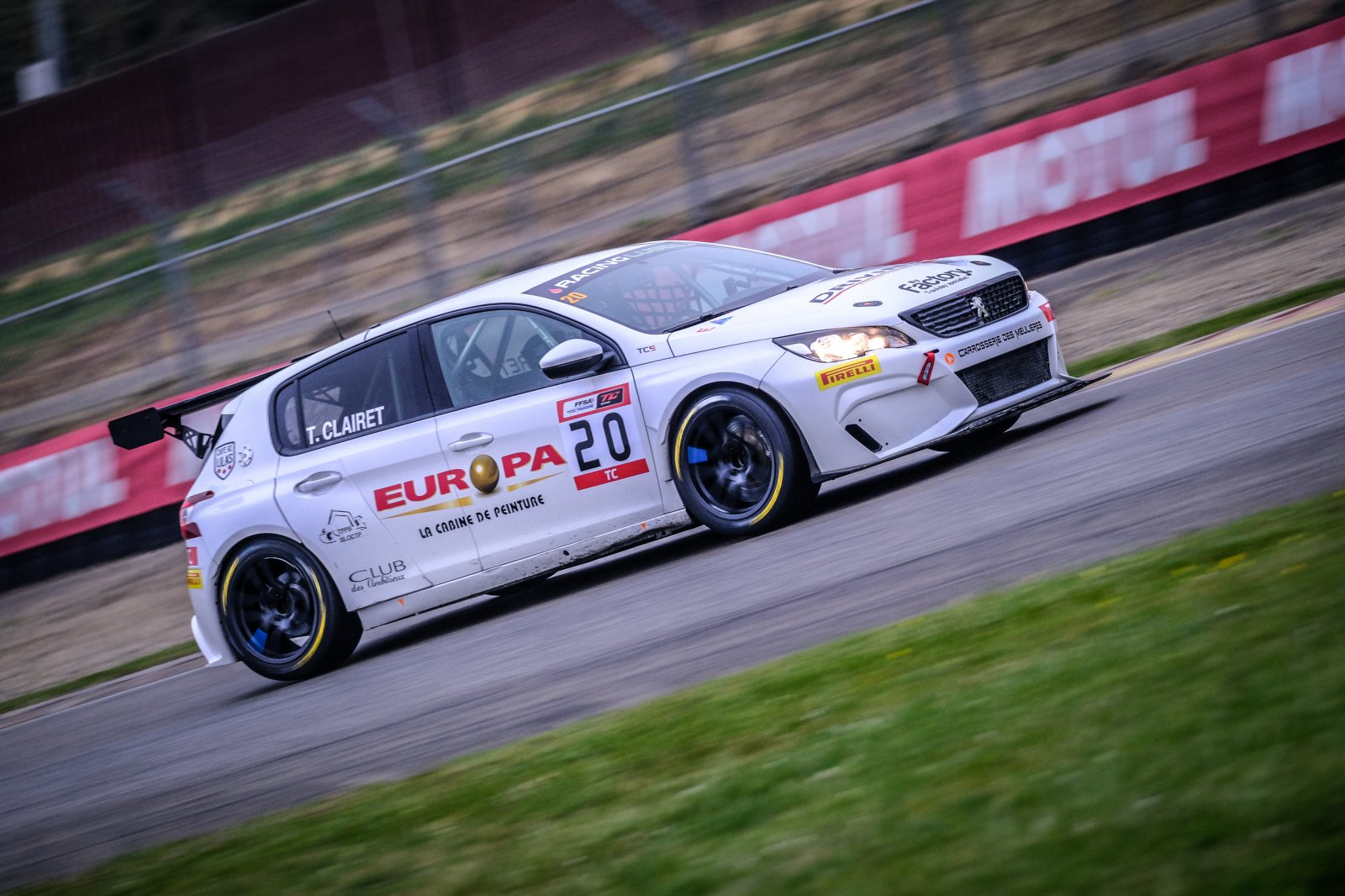 Triple pole position pour Teddy Clairet