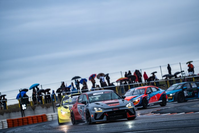 Journée contrastée pour le Championnat de France FFSA Tourisme à Lédenon