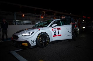 Course 1, Grid Walk
 | SRO / Nico Deumille