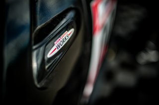 Set Up
 | SRO / TWENTY-ONE CREATION - Jules Benichou