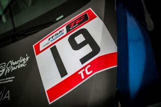 Set Up
 | SRO / TWENTY-ONE CREATION - Jules Benichou