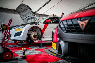 Set Up
 | SRO / TWENTY-ONE CREATION - Jules Benichou