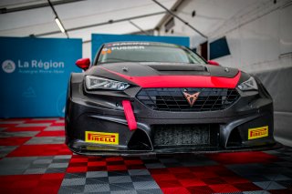 Set Up
 | SRO / TWENTY-ONE CREATION - Jules Benichou