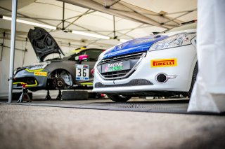 Set Up
 | SRO / TWENTY-ONE CREATION - Jules Benichou