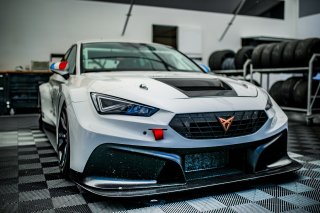 Set Up
 | SRO / TWENTY-ONE CREATION - Jules Benichou