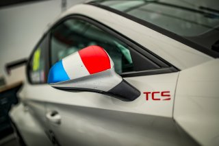 Set Up
 | SRO / TWENTY-ONE CREATION - Jules Benichou