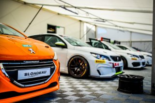 Set Up
 | SRO / TWENTY-ONE CREATION - Jules Benichou