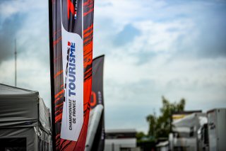 Set Up
 | © SRO - TWENTY-ONE CREATION | Jules Benichou