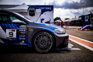 Set Up
 | &copy;&nbsp;SRO - TWENTY-ONE CREATION | Jules Benichou