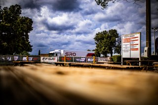 Set Up
 | &copy;&nbsp;SRO - TWENTY-ONE CREATION | Jules Benichou