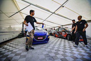 Set UP
 | &copy; SRO / Patrick Hecq Photography