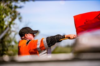 Commissaire, Essais Libres 2
 | &copy;&nbsp;SRO - TWENTY-ONE CREATION | Jules Benichou