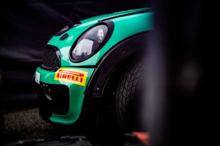 Set-Up
 | &copy;&nbsp;SRO - TWENTY-ONE CREATION | Jules Benichou