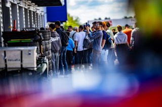 AMBIANCE, PITWALK
 | TWENTY-ONE CREATION