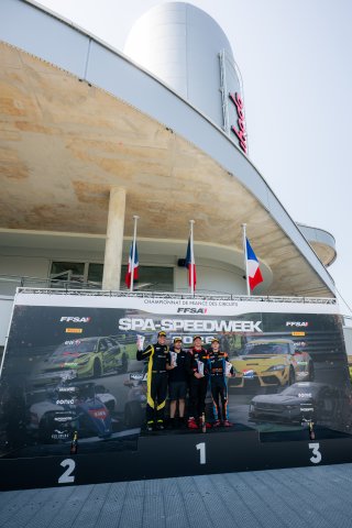 PODIUM
 | bendemacedo