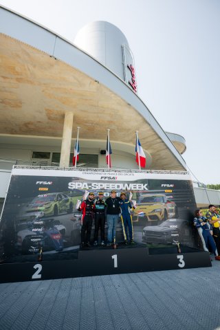 PODIUM
 | bendemacedo