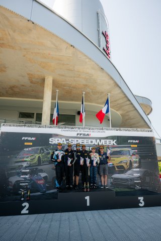 PODIUM
 | bendemacedo